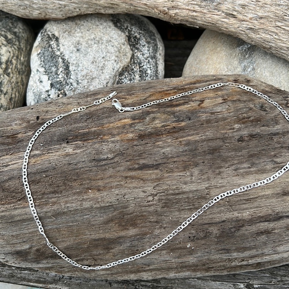 Authentic Sterling Silver .925  Mariner Link Chain 18” length. 2 mm thick